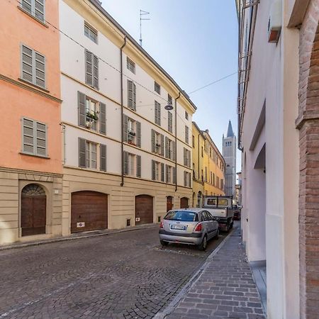 Parrot House - Casa In Centro A Parma Apartment Exterior foto
