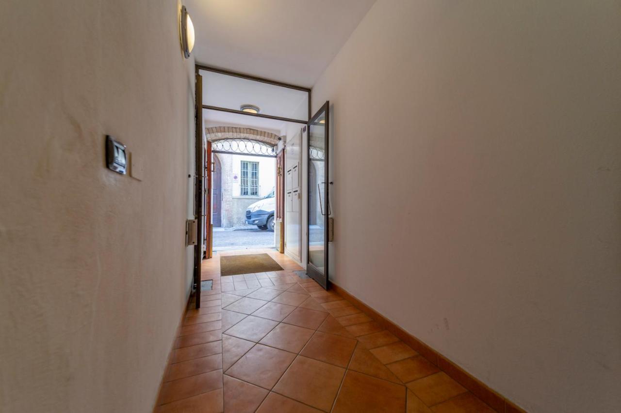 Parrot House - Casa In Centro A Parma Apartment Exterior foto